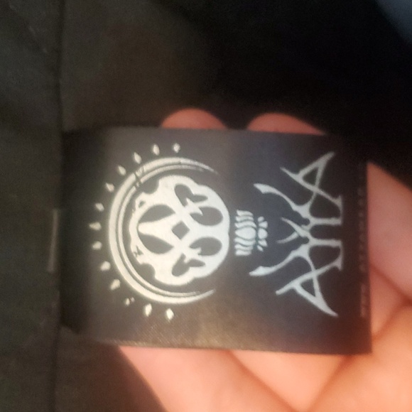 AYYAWEAR- handcrafted women's Vest - Picture 6 of 7